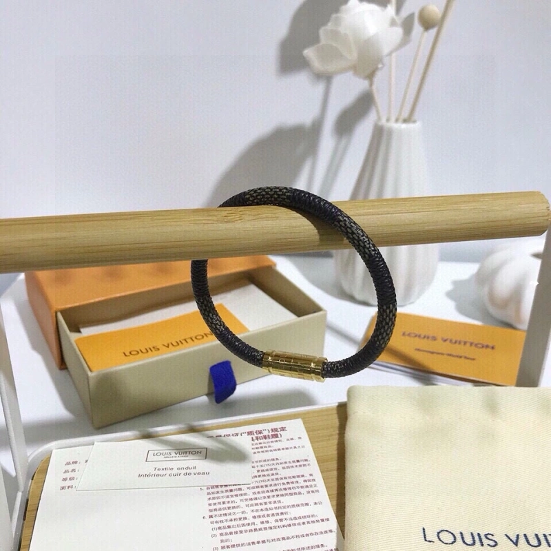 Comfortable Louis Vuitton Bracelets 256752