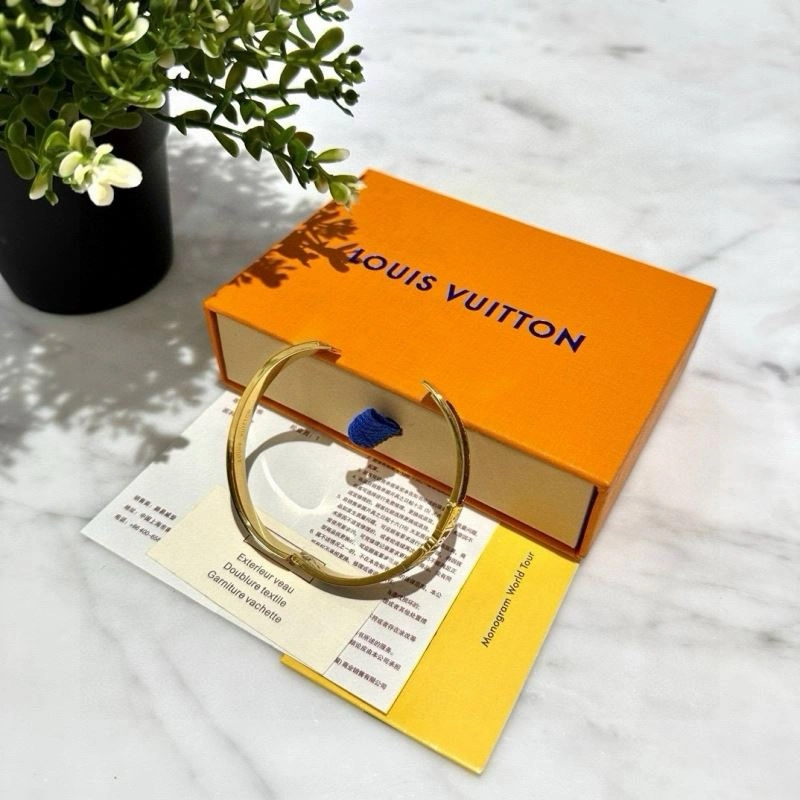 Trendsetting Louis Vuitton Bracelets 256707