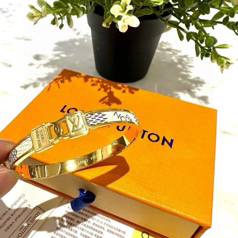 Durable Louis Vuitton Bracelets 256696