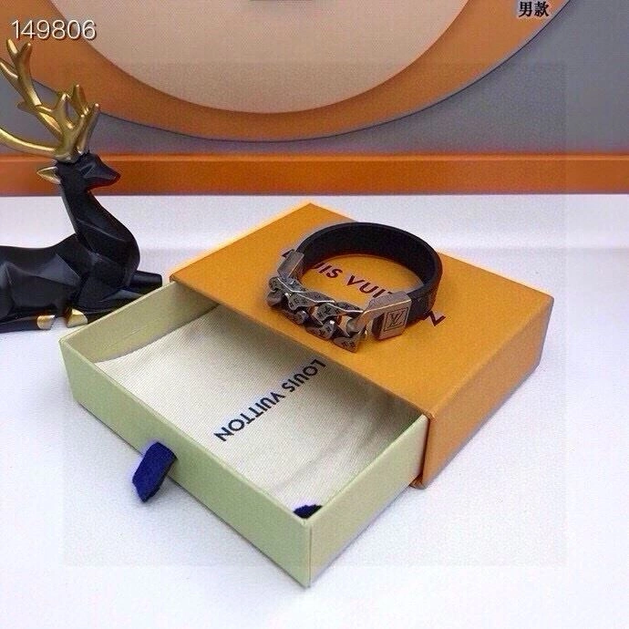 Fashionable Louis Vuitton Bracelets 256694