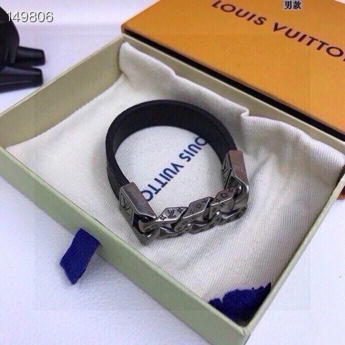 Fashionable Louis Vuitton Bracelets 256694
