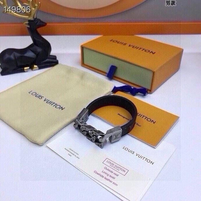 Fashionable Louis Vuitton Bracelets 256694