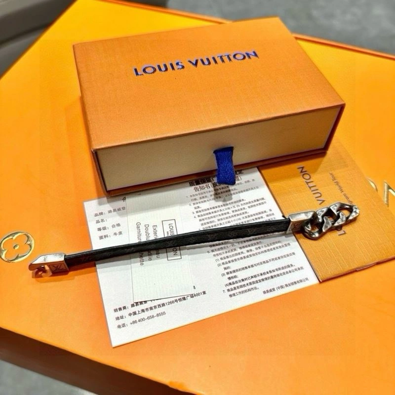 Louis Vuitton Bracelets Stylish 256675