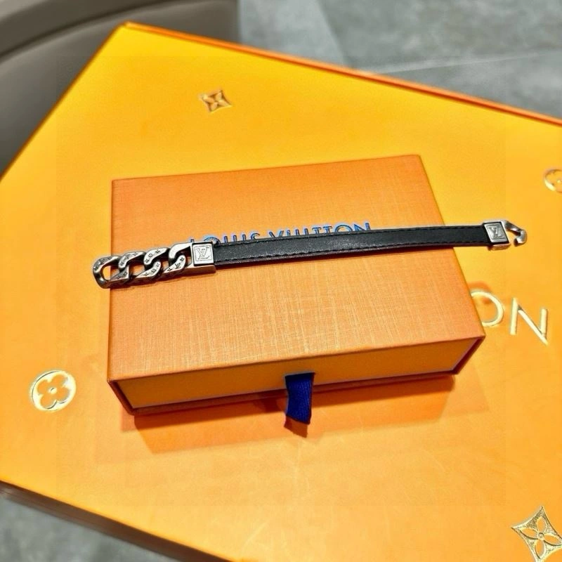 Louis Vuitton Bracelets Stylish 256675