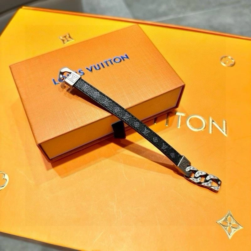 Louis Vuitton Bracelets Stylish 256675