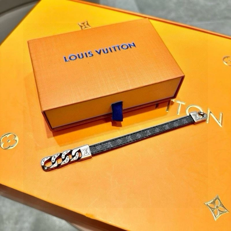 Louis Vuitton Bracelets Stylish 256675