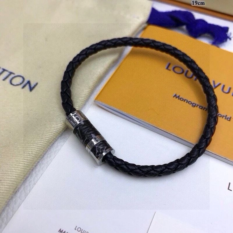 Louis Vuitton Bracelets DailyWear 256669