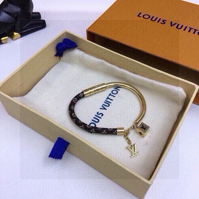 RelaxedFit Louis Vuitton Bracelets 256666