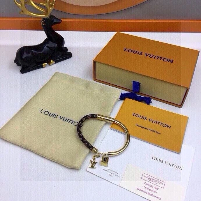 RelaxedFit Louis Vuitton Bracelets 256666