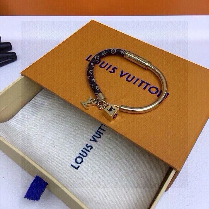 RelaxedFit Louis Vuitton Bracelets 256666