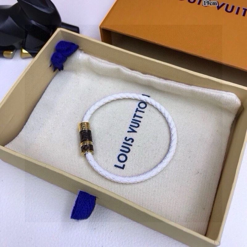 Louis Vuitton Bracelets Supportive 256662