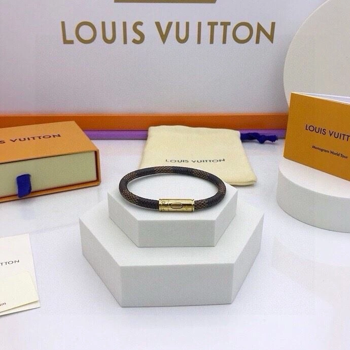 Louis Vuitton Bracelets Comfortable 256660