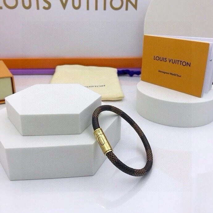 Louis Vuitton Bracelets Comfortable 256660