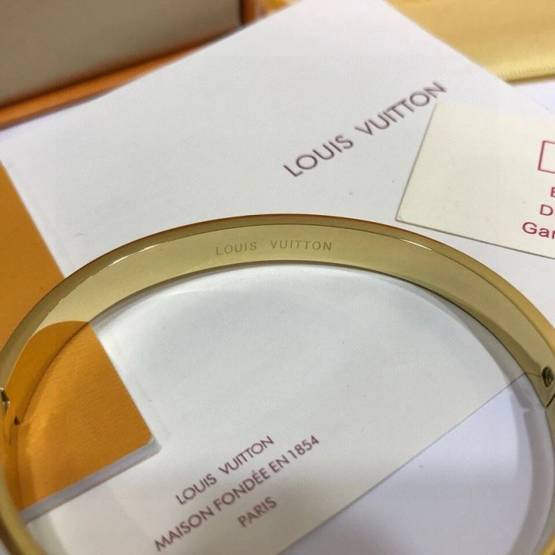 Breathable Louis Vuitton Bracelets 256684