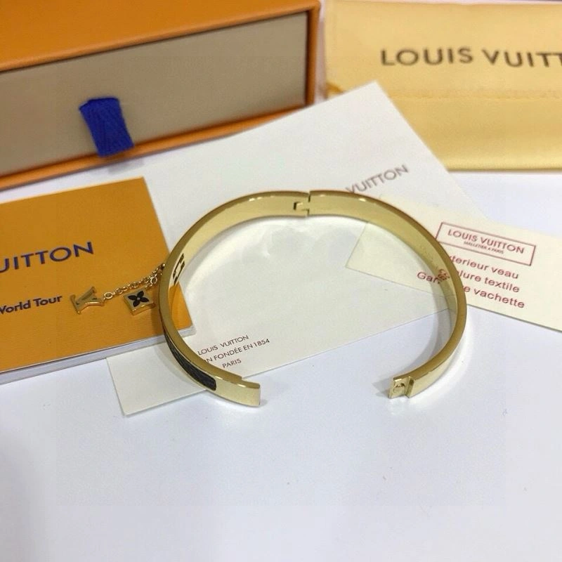 Breathable Louis Vuitton Bracelets 256684