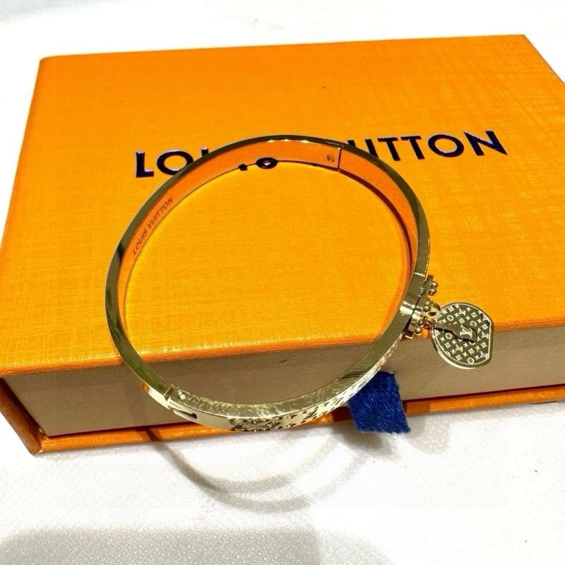 Louis Vuitton Bracelets Resilient 256670