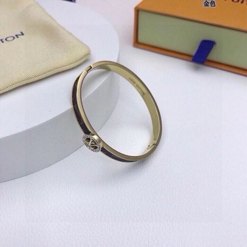 ComfortFit Louis Vuitton Bracelets 256653