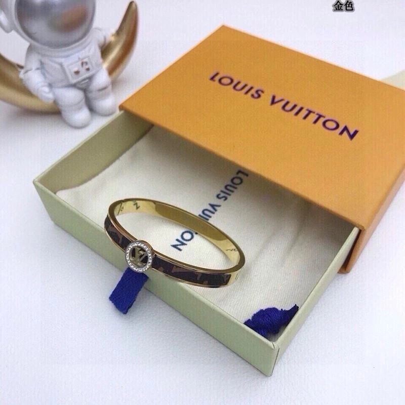 ComfortFit Louis Vuitton Bracelets 256653
