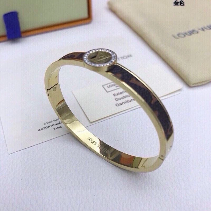 ComfortFit Louis Vuitton Bracelets 256653