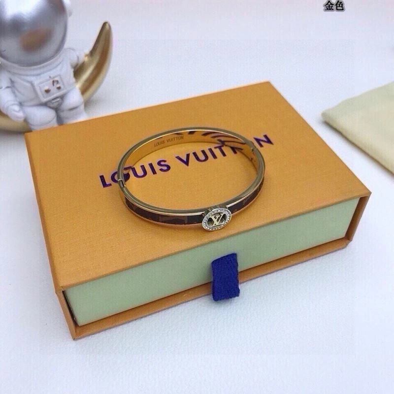ComfortFit Louis Vuitton Bracelets 256653