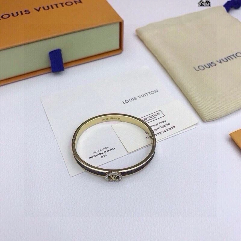 ComfortFit Louis Vuitton Bracelets 256653
