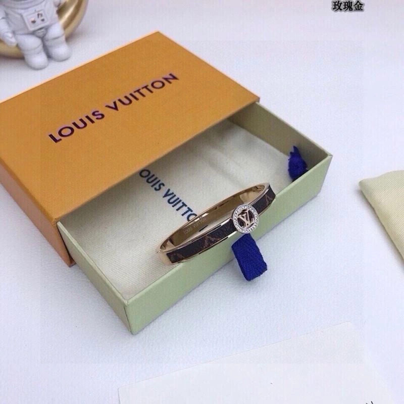 Fashionable Louis Vuitton Bracelets 256677