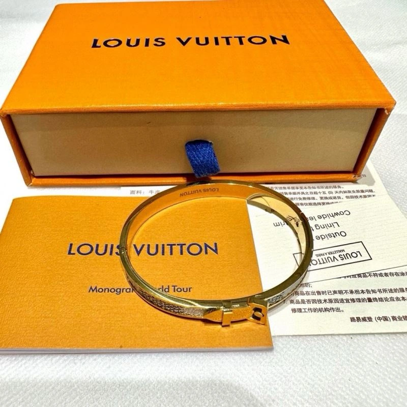 UrbanChic Louis Vuitton Bracelets 256668