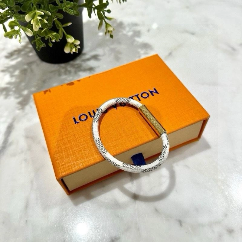 SoftTouch Louis Vuitton Bracelets 256656