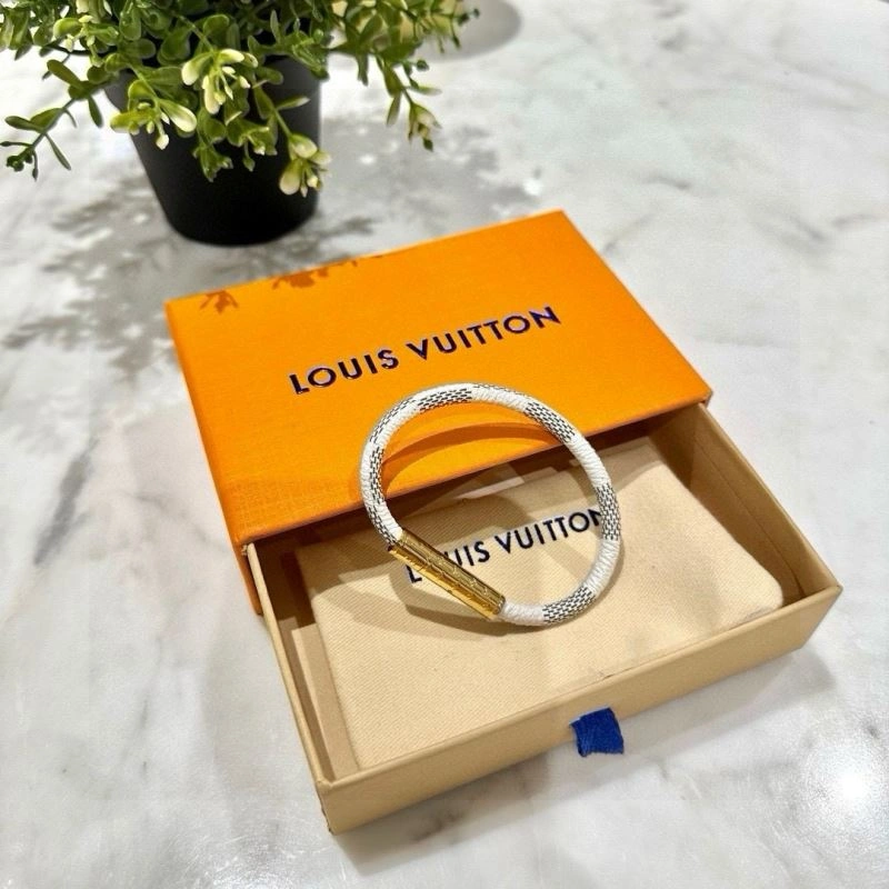 SoftTouch Louis Vuitton Bracelets 256656