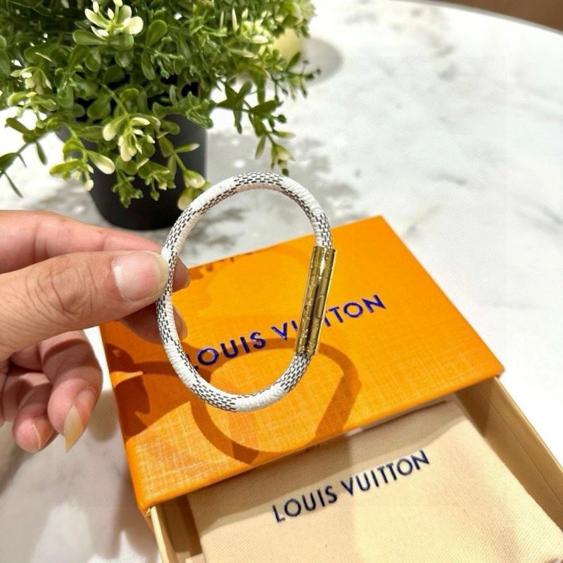 SoftTouch Louis Vuitton Bracelets 256656