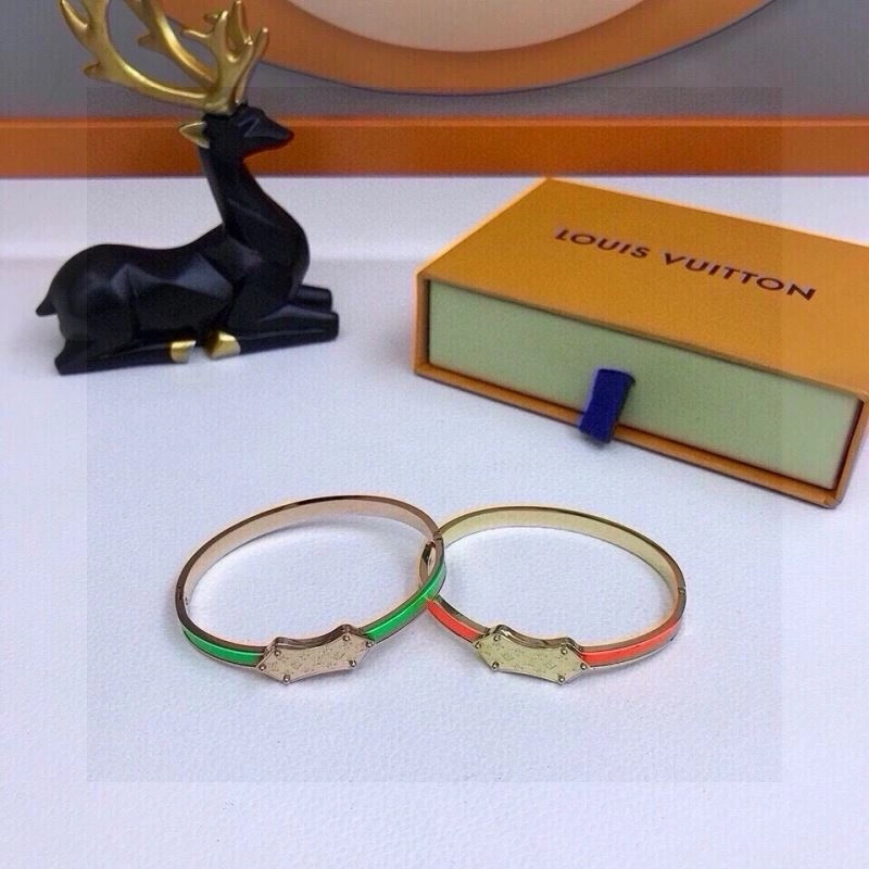 Louis Vuitton Bracelets Sleek 256673