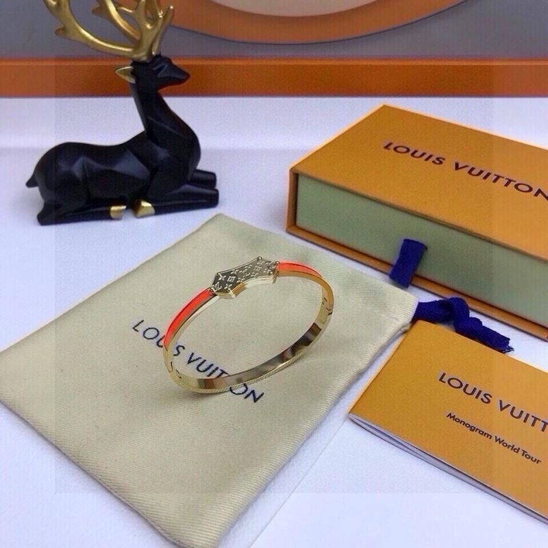 Louis Vuitton Bracelets Sleek 256673