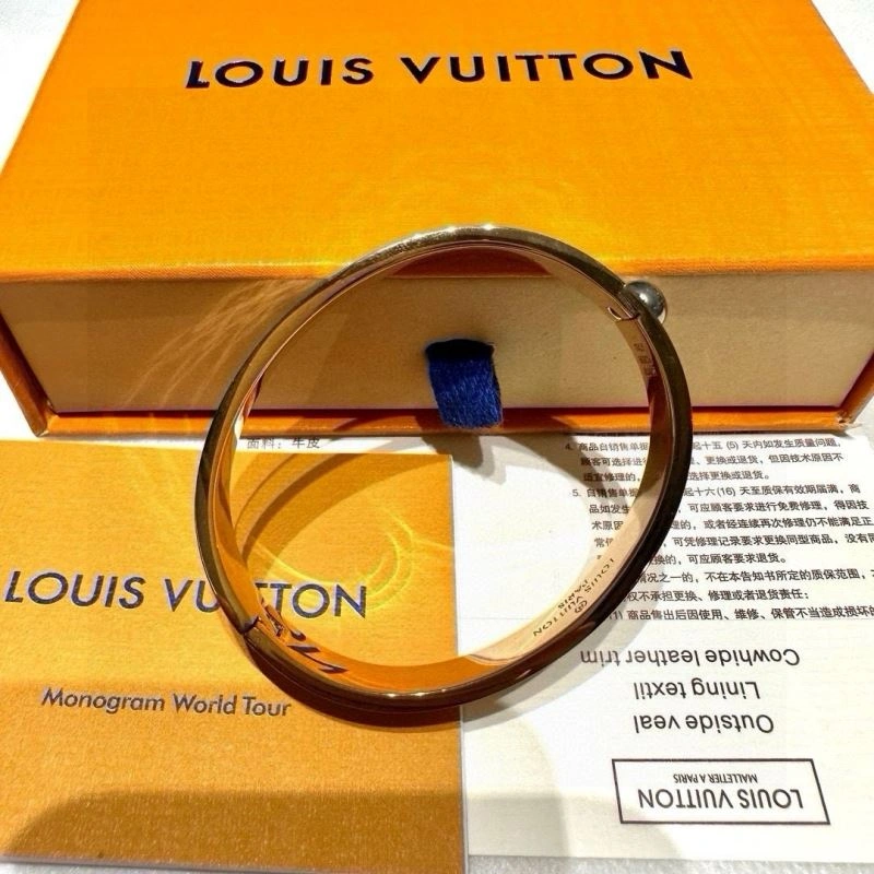 Louis Vuitton Bracelets Effortless 256659