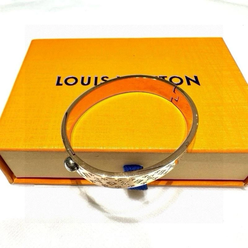 Louis Vuitton Bracelets Effortless 256659