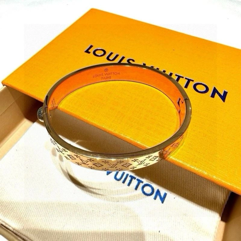 Louis Vuitton Bracelets Effortless 256659