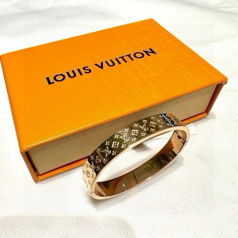 Louis Vuitton Bracelets Effortless 256659