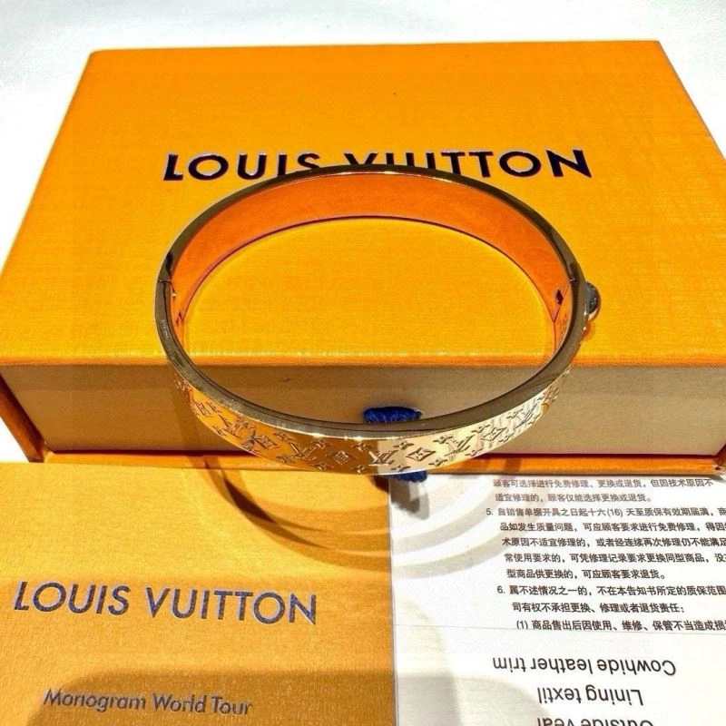 Louis Vuitton Bracelets Effortless 256659