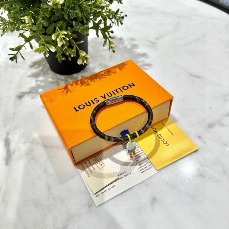 Bold Louis Vuitton Bracelets 256645