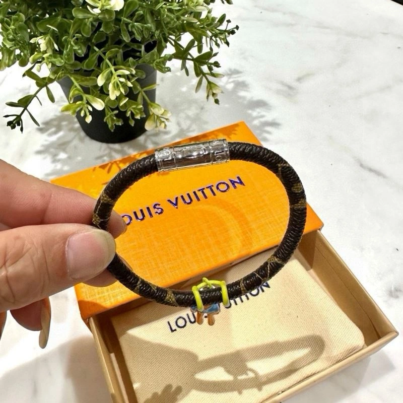 Bold Louis Vuitton Bracelets 256645