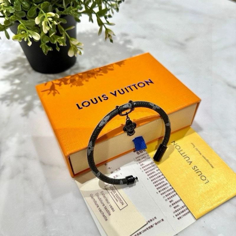 Unisex Louis Vuitton Bracelets 256642