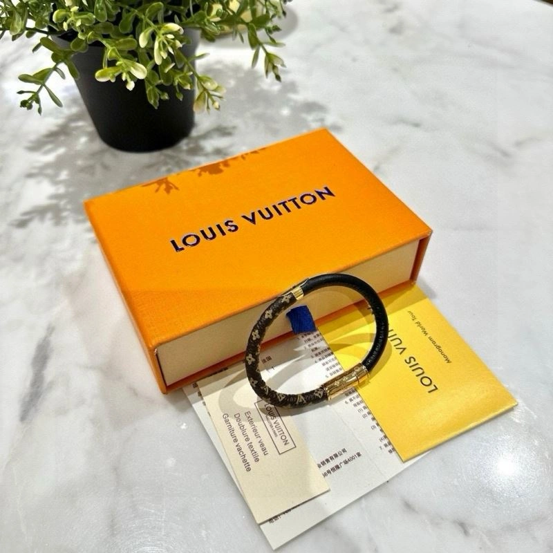 Louis Vuitton Bracelets Durable 256638