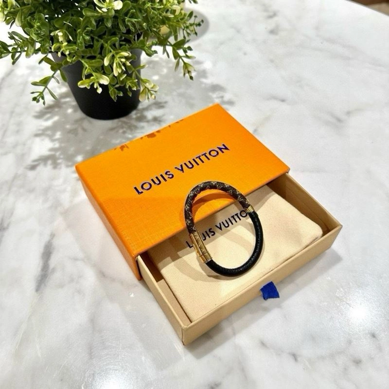 Louis Vuitton Bracelets Durable 256638