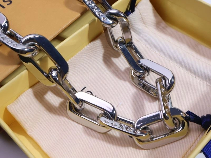 Louis Vuitton Bracelets SmoothTexture 256617