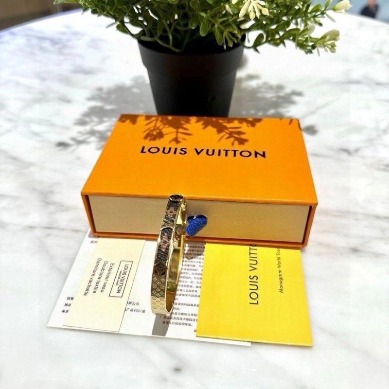 Durable Louis Vuitton Bracelets 256626