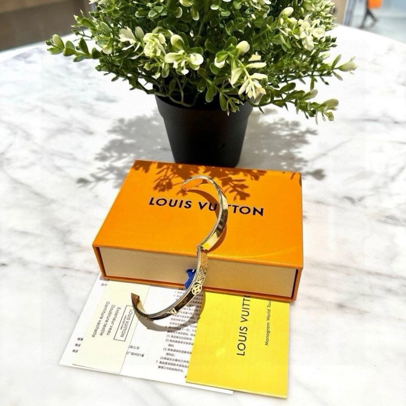 Durable Louis Vuitton Bracelets 256626