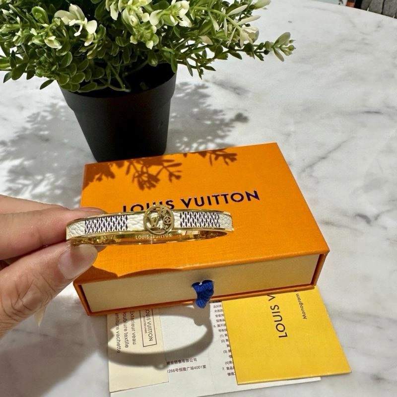 Louis Vuitton Bracelets HighPerformance 256637