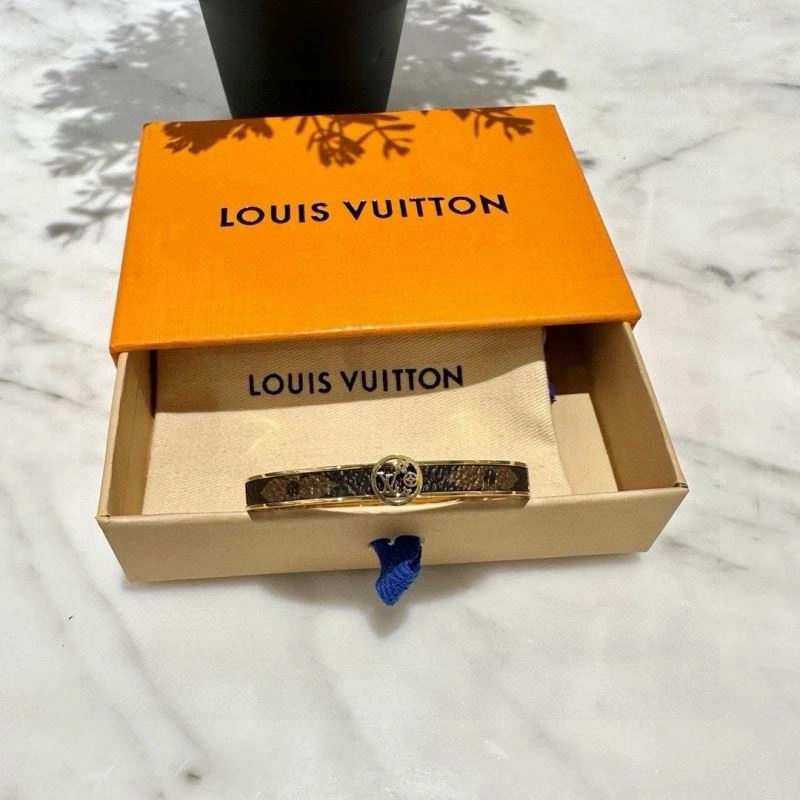 Louis Vuitton Bracelets Chic 256631