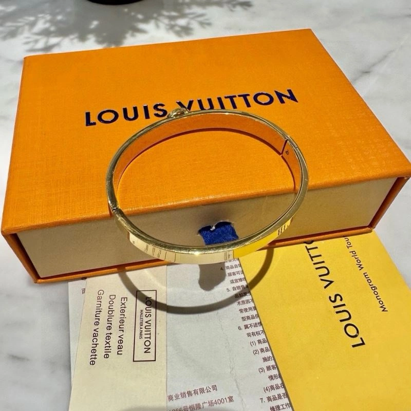 Louis Vuitton Bracelets Chic 256631