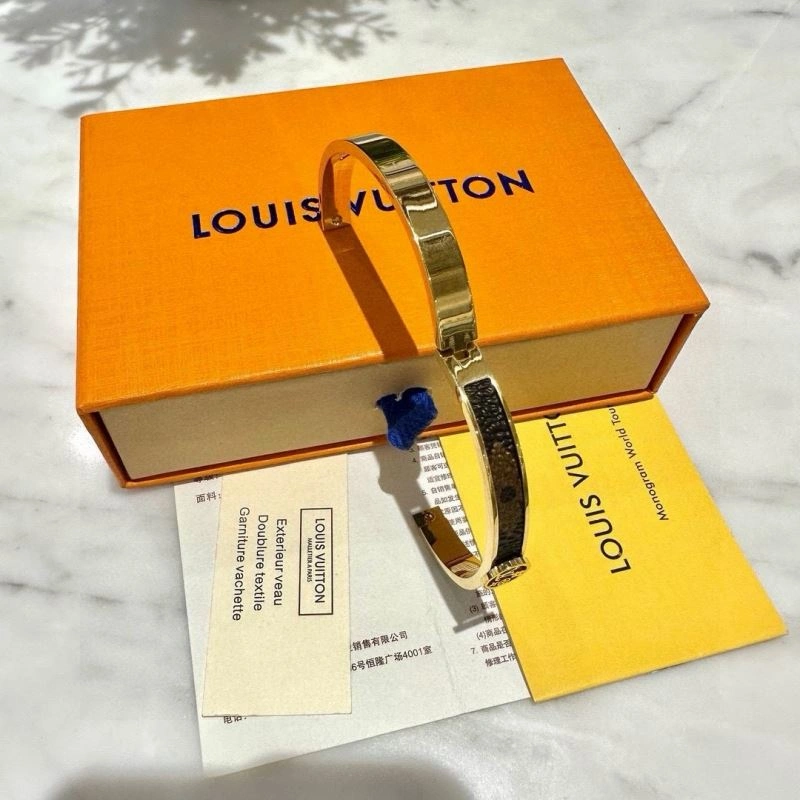 Louis Vuitton Bracelets Chic 256631