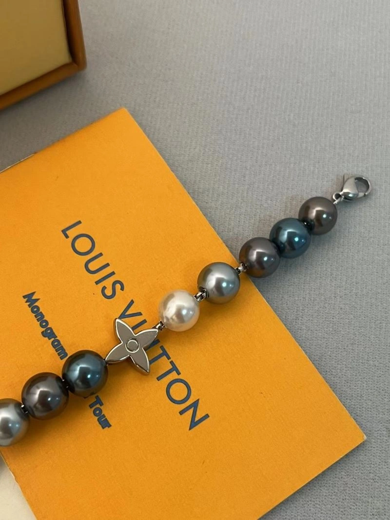 EasyMatch Louis Vuitton Bracelets 256623